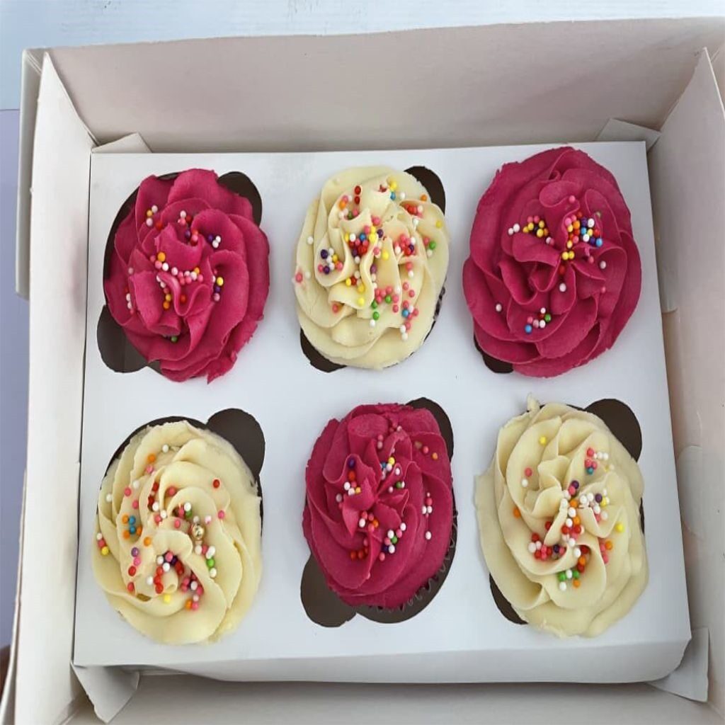 3 Pieces Cake Sized Box of cupcakes - Image 1